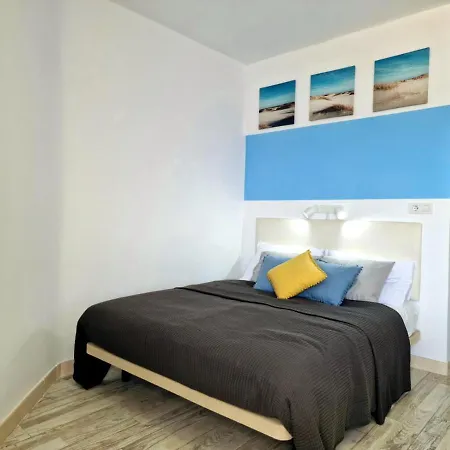 Lovely Blue With Ocean View And Pool, Paraiso 918 *