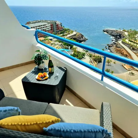 Lovely Blue With Ocean View And Pool, Paraiso 918