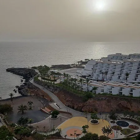 Lovely Blue With Ocean View And Pool, Paraiso 918